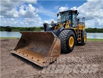 John Deere 744L Iekrāvēji uz riteņiem