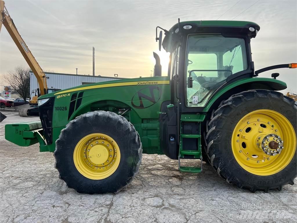 John Deere 8270R Traktori
