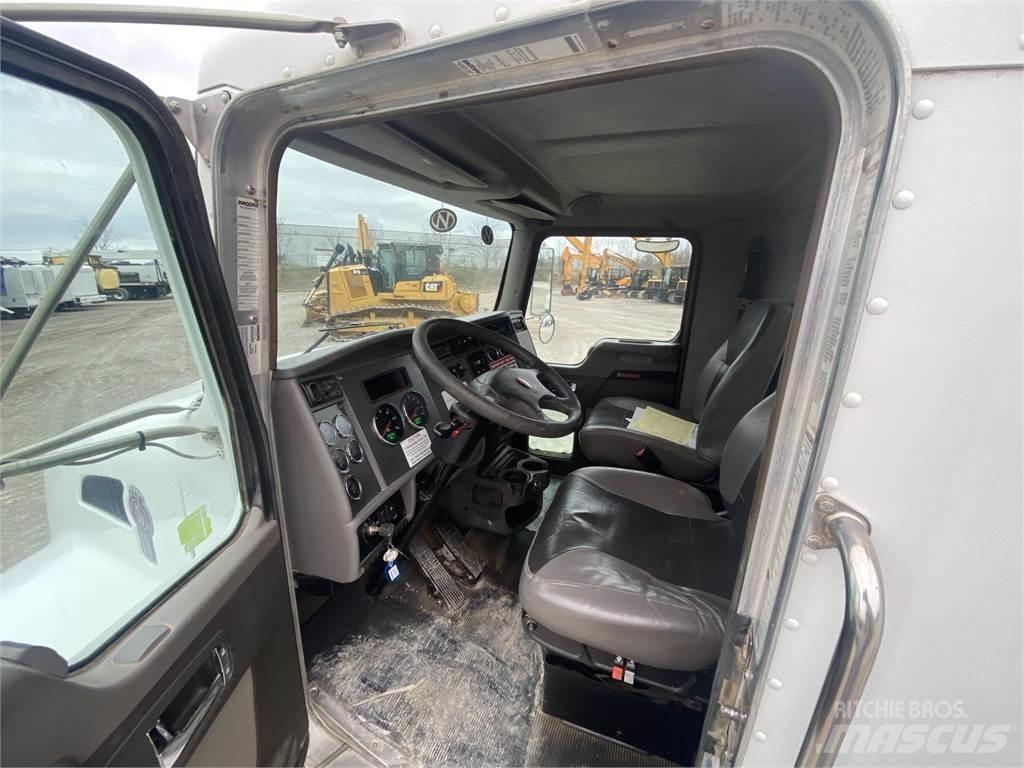 Kenworth T300 Ūdens mašīnas