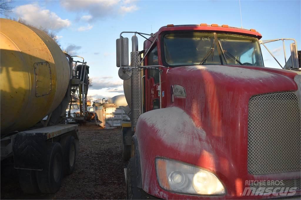 Kenworth T440 Betonvedēji