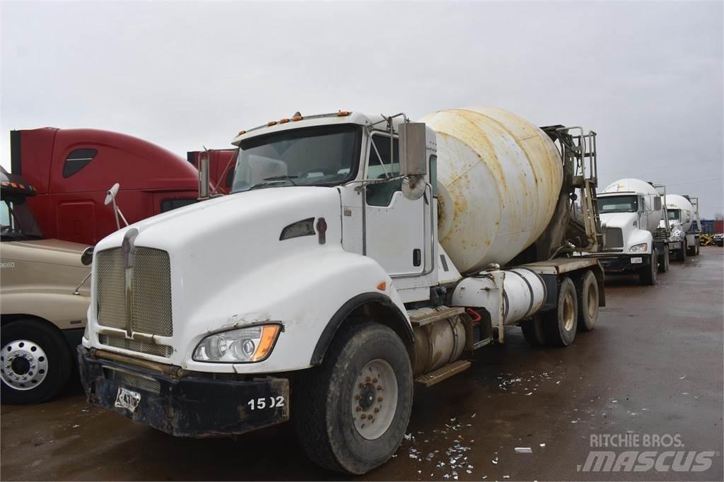 Kenworth T440 Betonvedēji