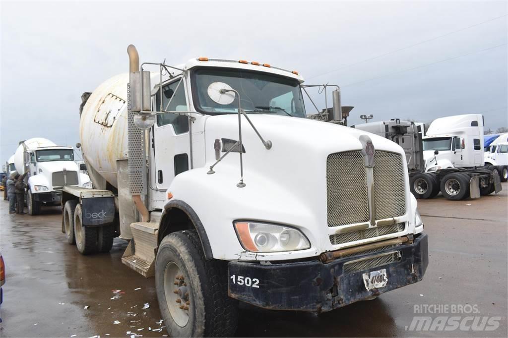 Kenworth T440 Betonvedēji