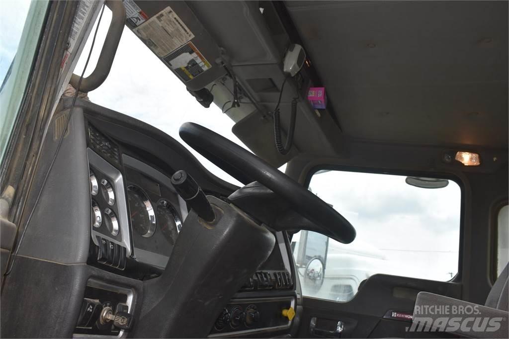 Kenworth T440 Betonvedēji