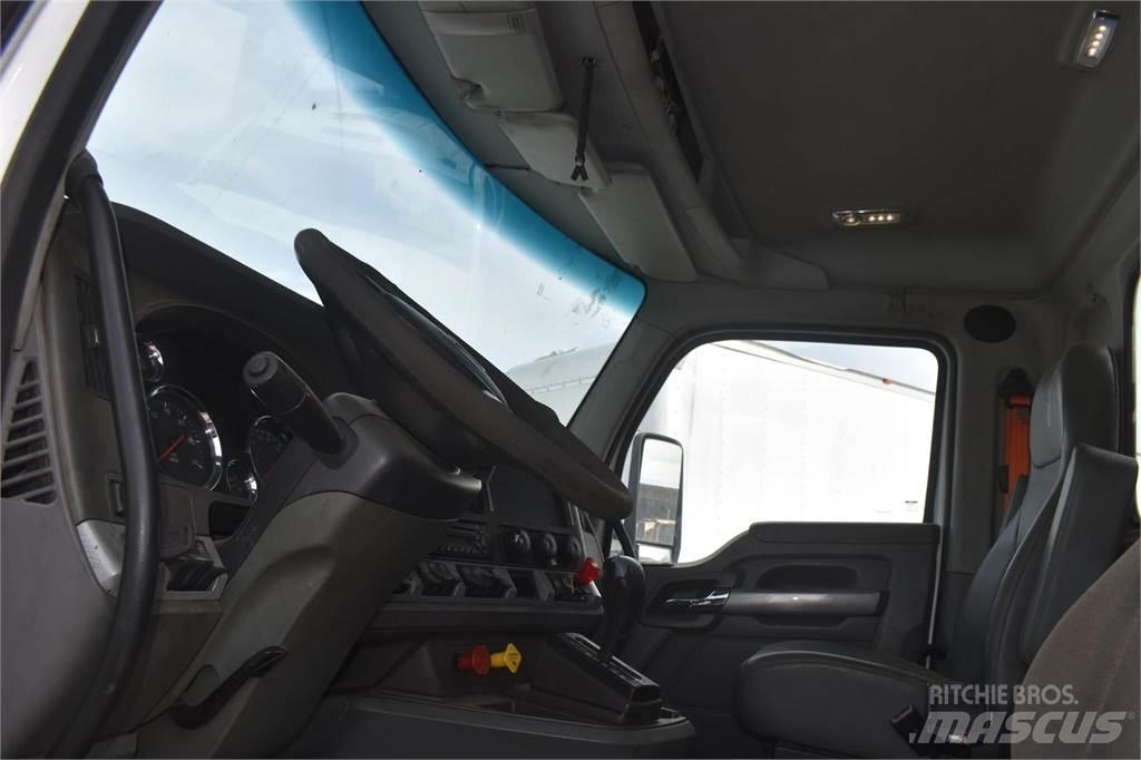Kenworth T680 Smagās mašīnas ar celtni