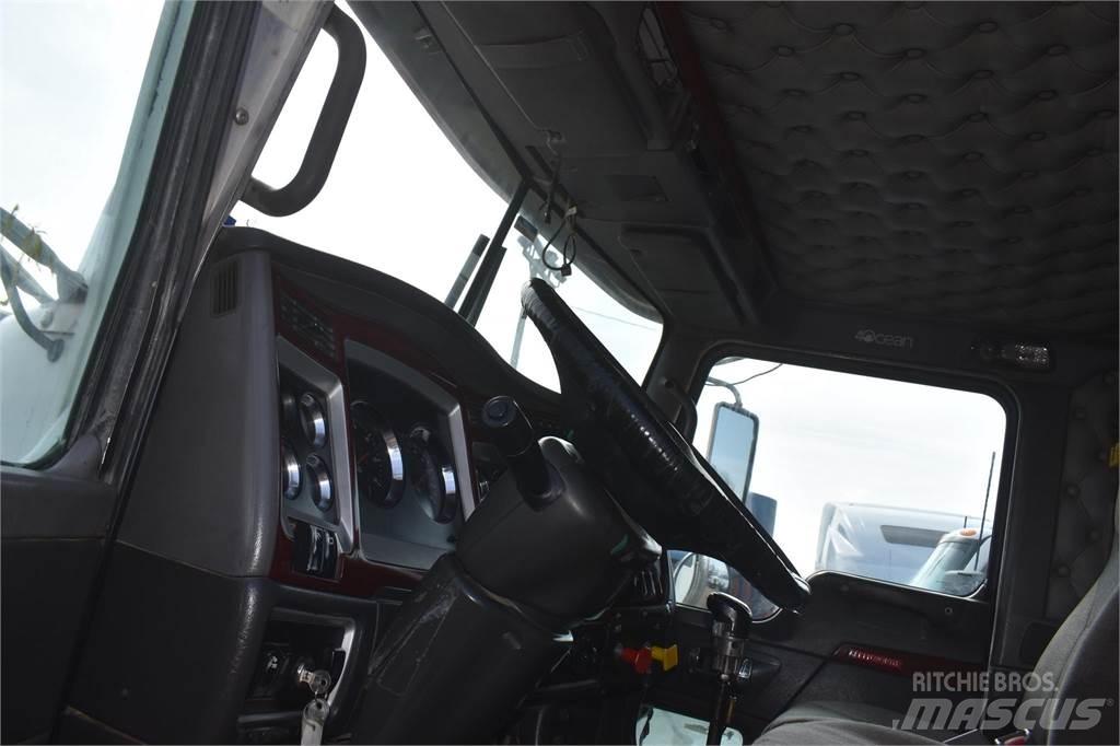 Kenworth T800 Pašizgāzējs
