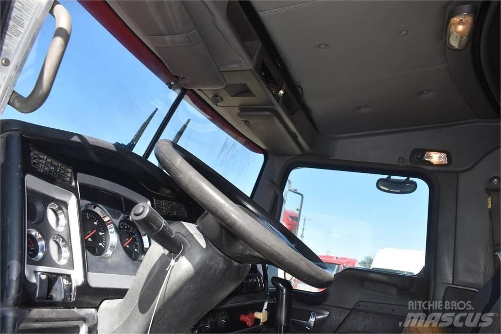 Kenworth T800 Smagās mašīnas ar celtni