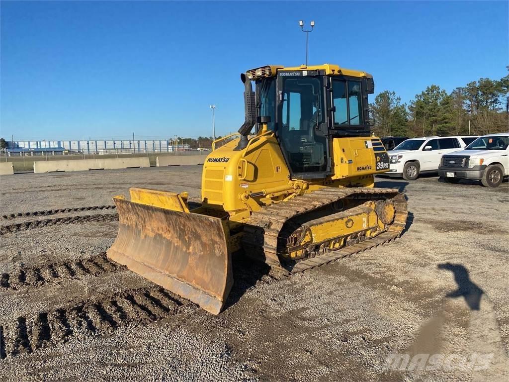 Komatsu D39PX-24 Kāpurķēžu buldozeri