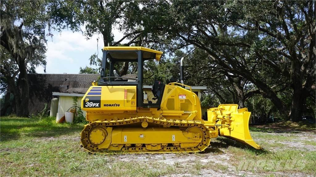 Komatsu D39PX-24 Kāpurķēžu buldozeri