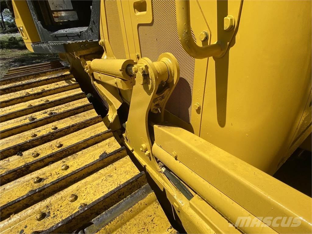Komatsu D39PX-24 Kāpurķēžu buldozeri