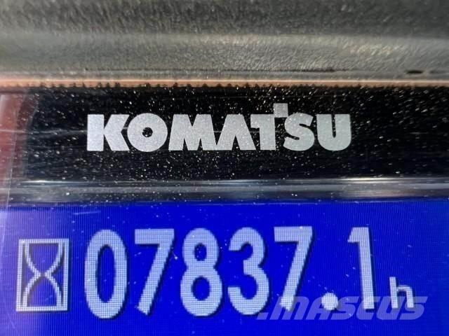 Komatsu D65PX-18 Kāpurķēžu buldozeri
