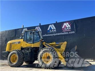 Komatsu WA270-8 Iekrāvēji uz riteņiem