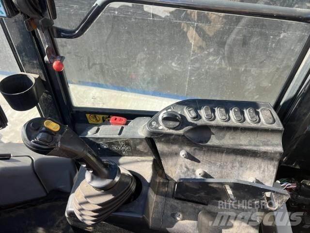 Komatsu WA270-8 Iekrāvēji uz riteņiem