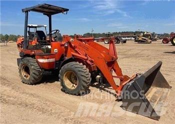 Kubota R520 Iekrāvēji uz riteņiem