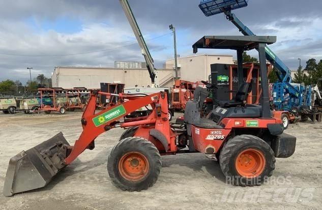 Kubota R520ST Iekrāvēji uz riteņiem