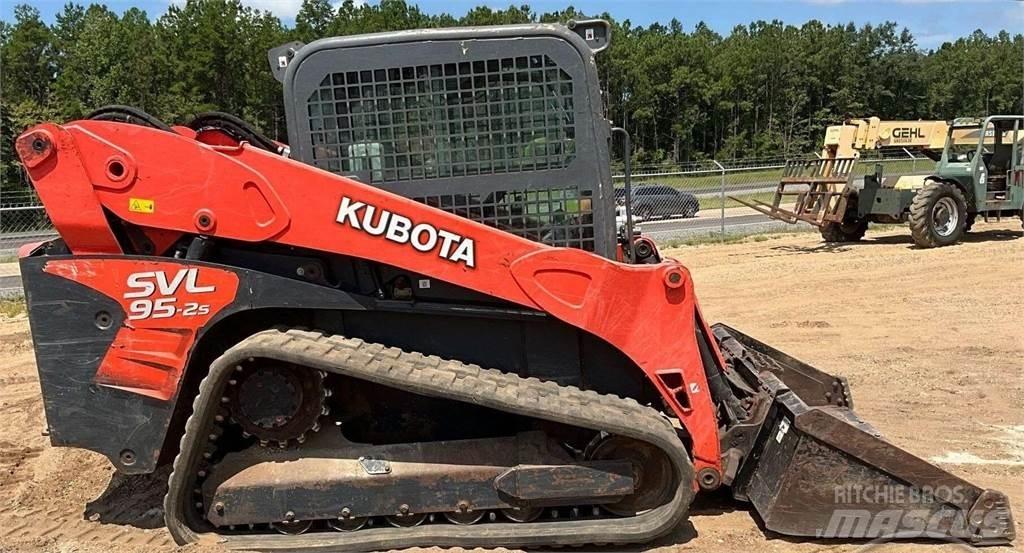 Kubota SVL95-2S Lietoti riteņu kompaktiekrāvēji