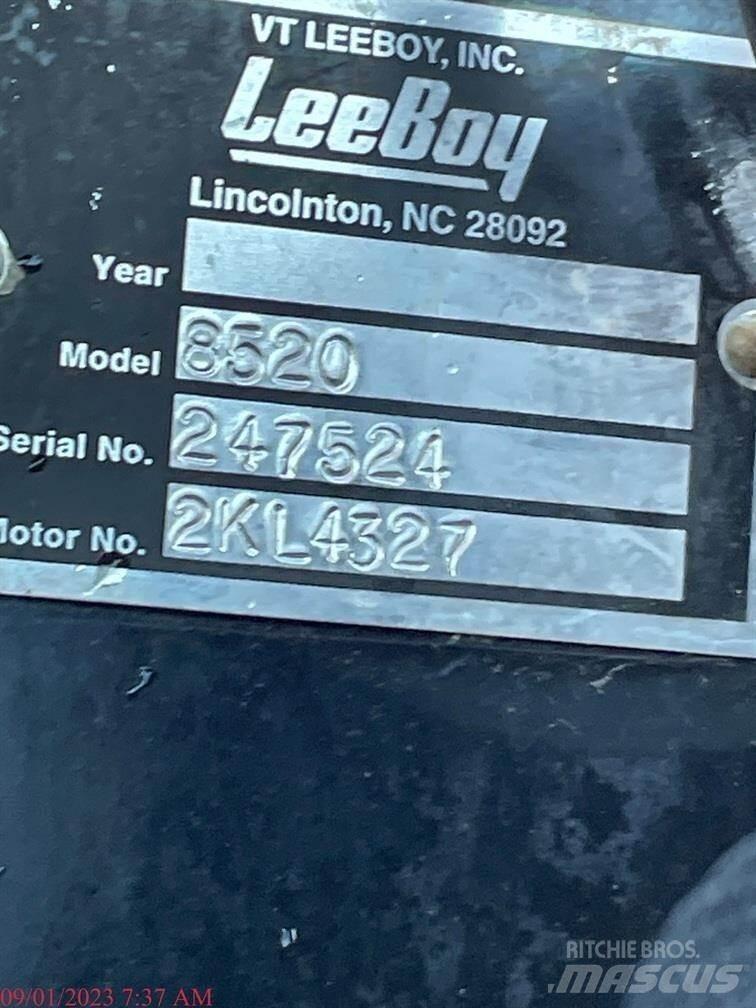 LeeBoy 8520B Asfalta klājēji