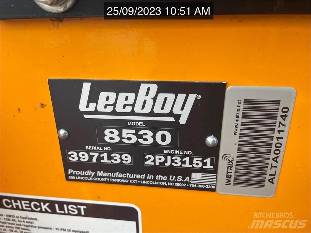 LeeBoy 8530 Asfalta klājēji