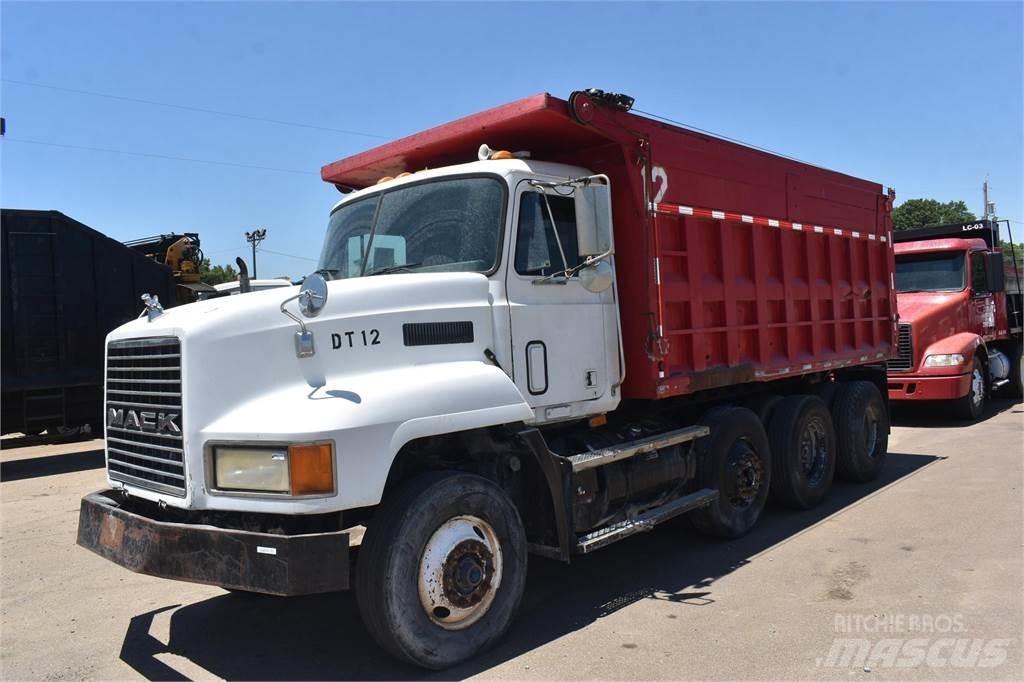 Mack CH613 Pašizgāzējs