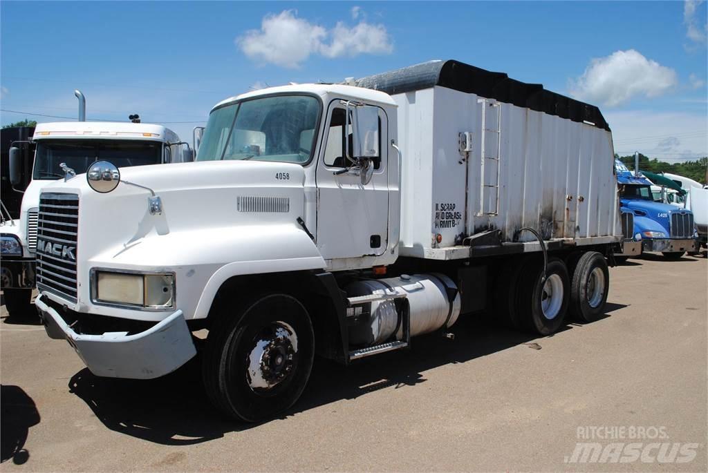 Mack CH613 Pašizgāzējs
