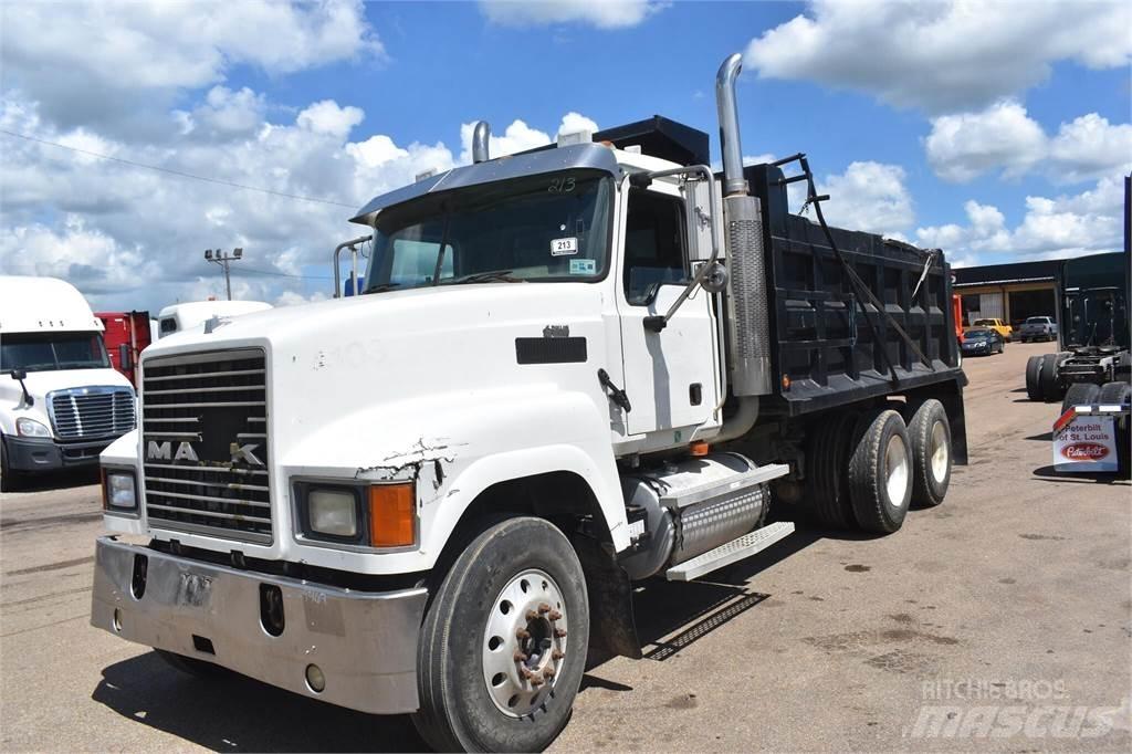 Mack CHN613 Pašizgāzējs
