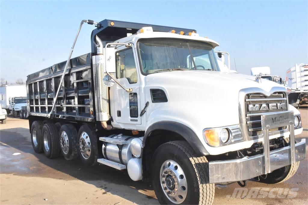 Mack GRANITE CV713 Pašizgāzējs