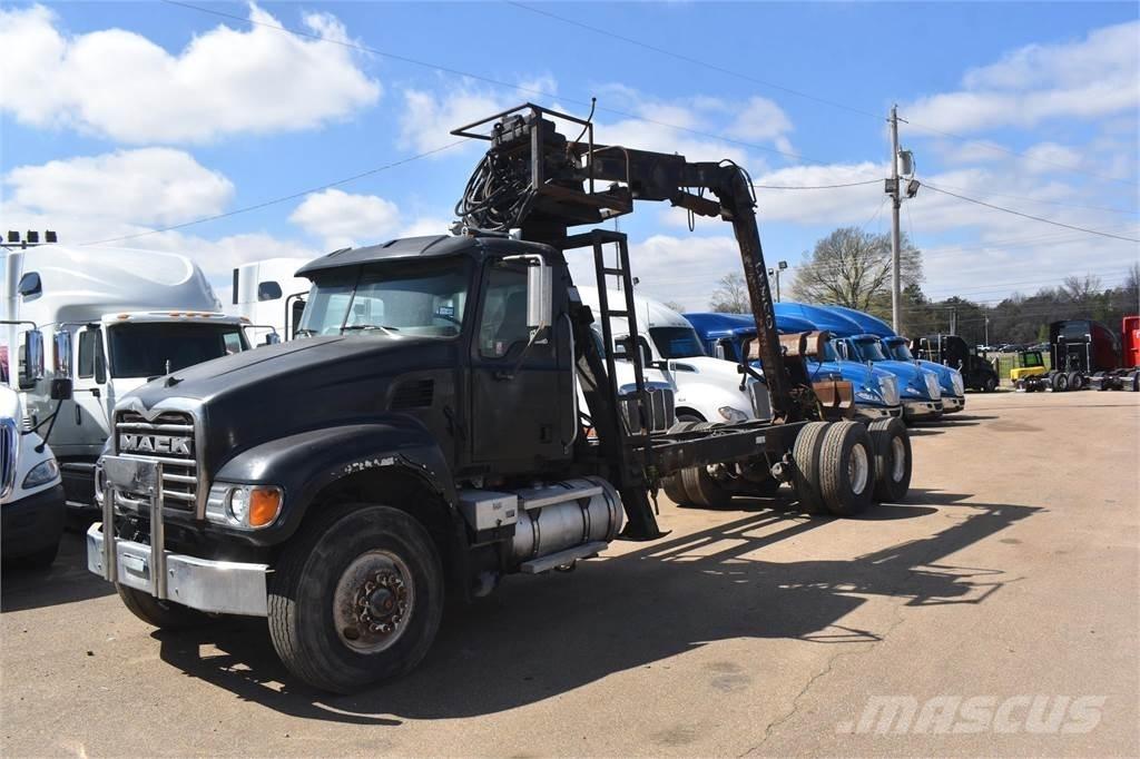 Mack GRANITE CV713 Smagās mašīnas ar celtni