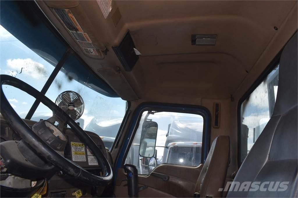 Mack GRANITE CV713 Smagās mašīnas ar celtni