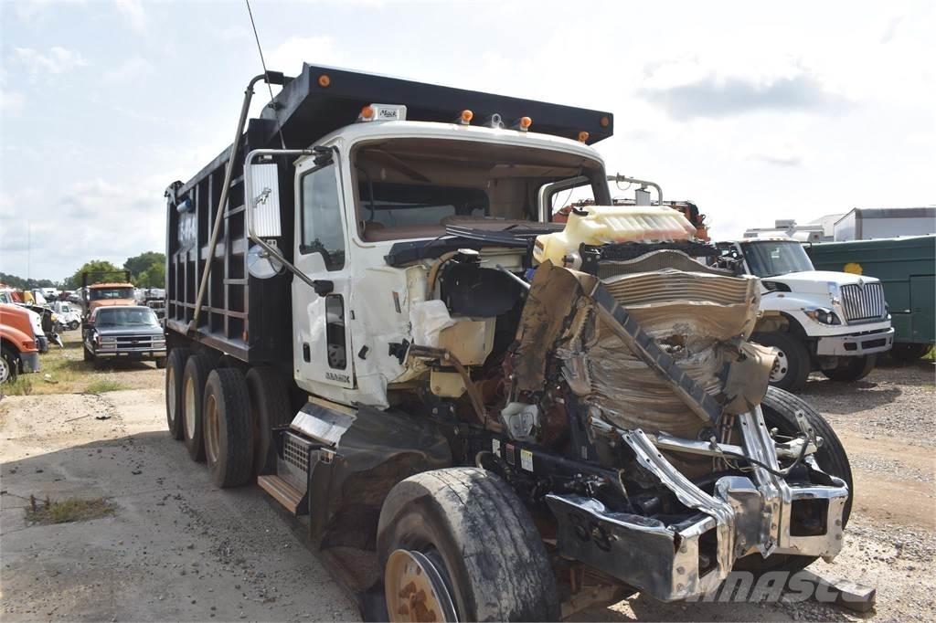 Mack GRANITE GU713 Pašizgāzējs
