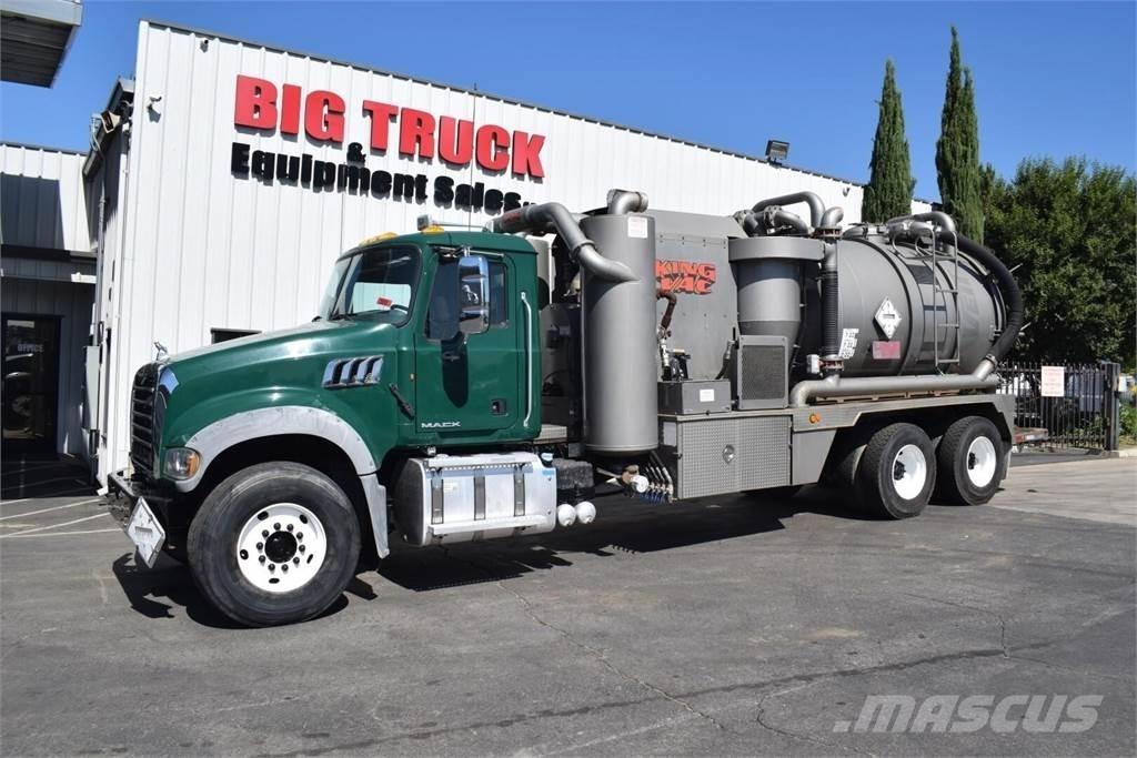 Mack GRANITE GU713 Autocisterna
