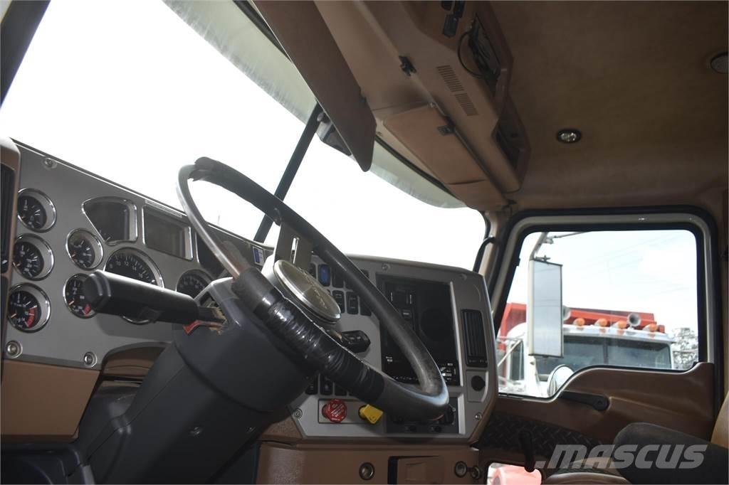 Mack GRANITE GU713 Pašizgāzējs