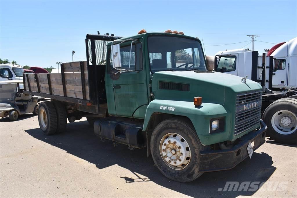 Mack MIDLINER CS200 Pašizgāzējs