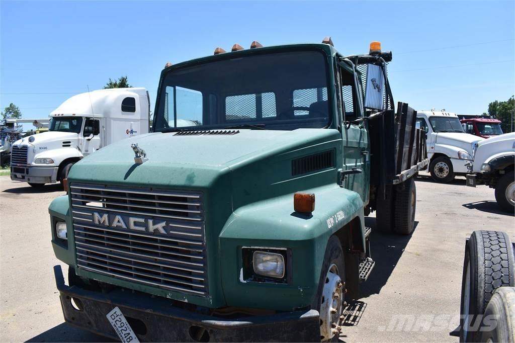 Mack MIDLINER CS200 Pašizgāzējs