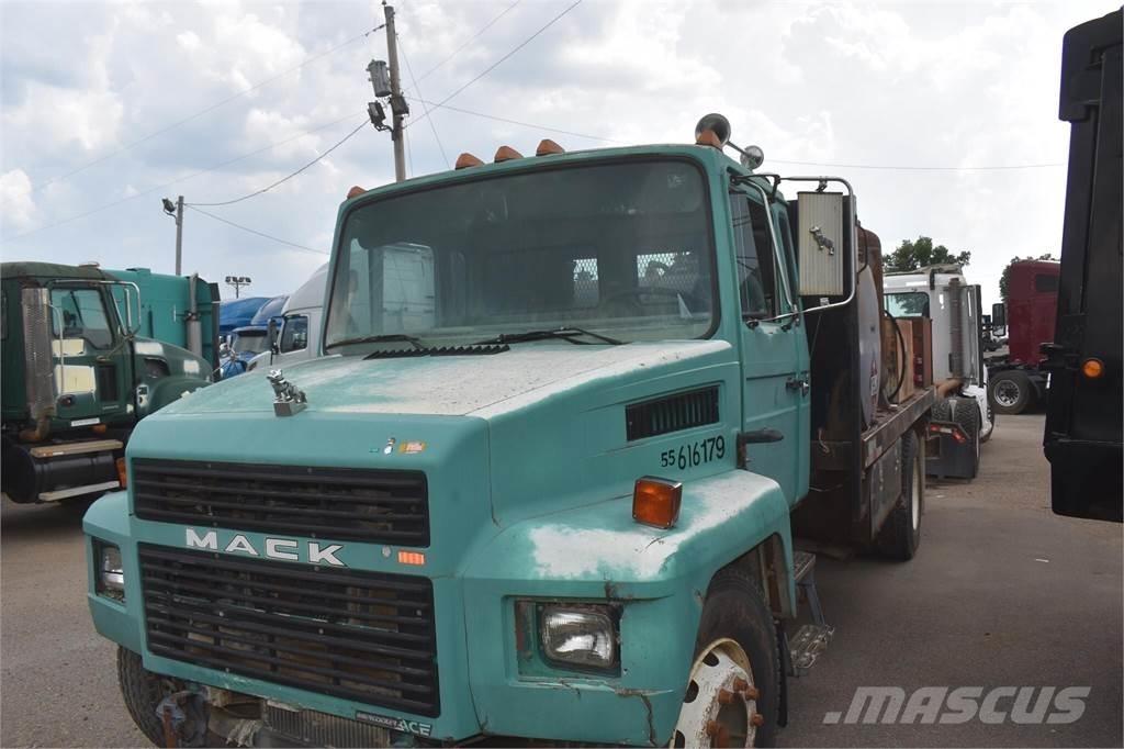 Mack MIDLINER CS200 Autocisterna