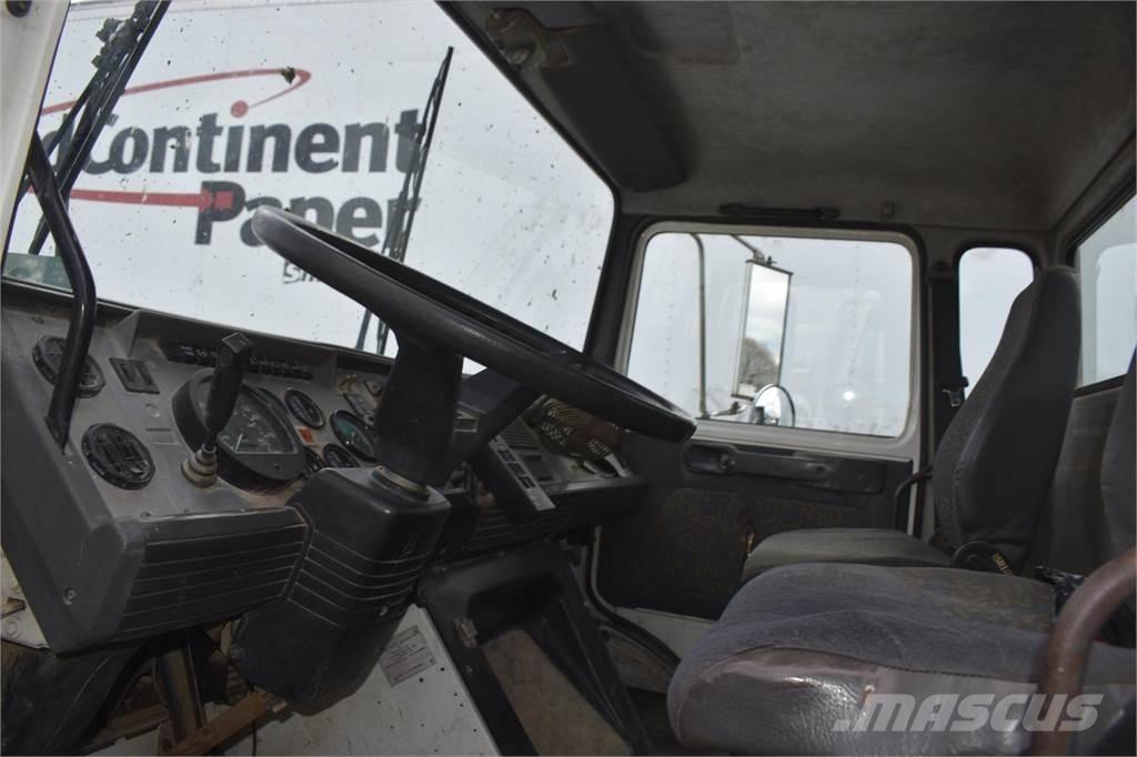 Mack MIDLINER CS300 Smagās mašīnas ar celtni