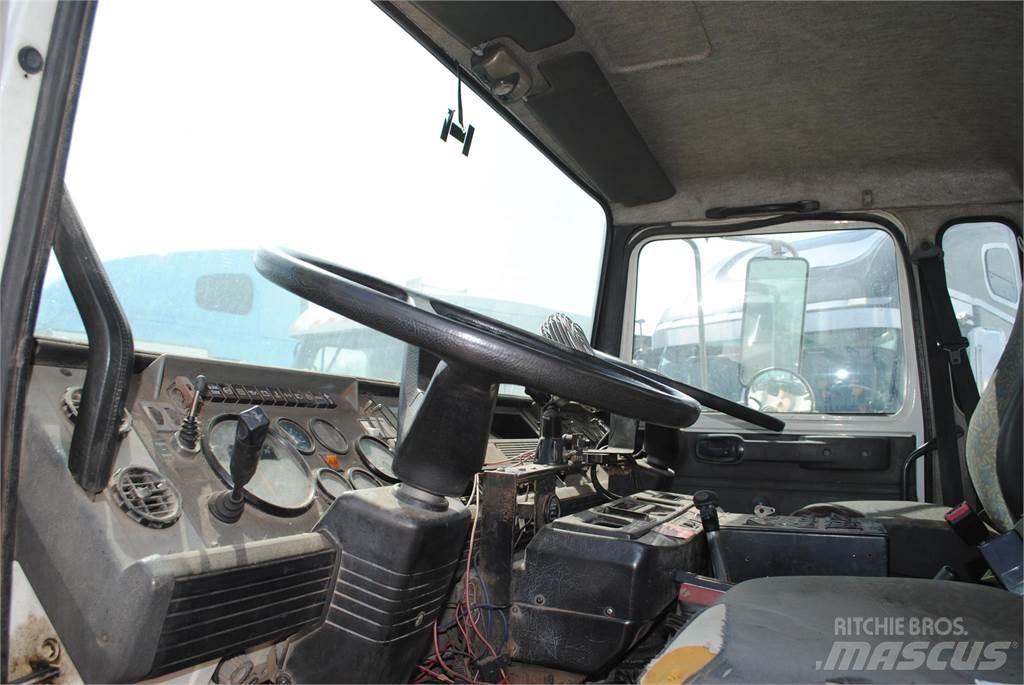 Mack MIDLINER MS250 Ielu tīrāmās mašīnas