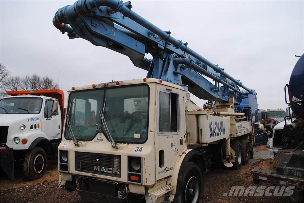 Mack MR686S Betonvedēji