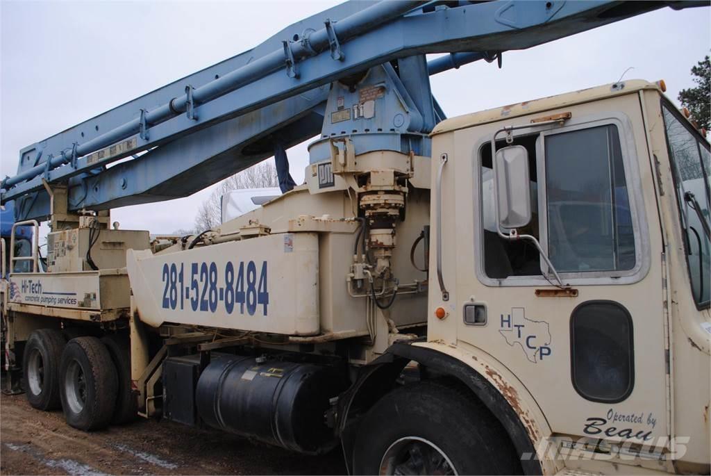 Mack MR686S Betonvedēji