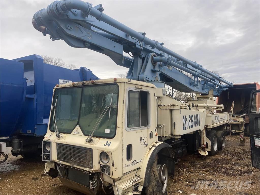 Mack MR686S Betonvedēji