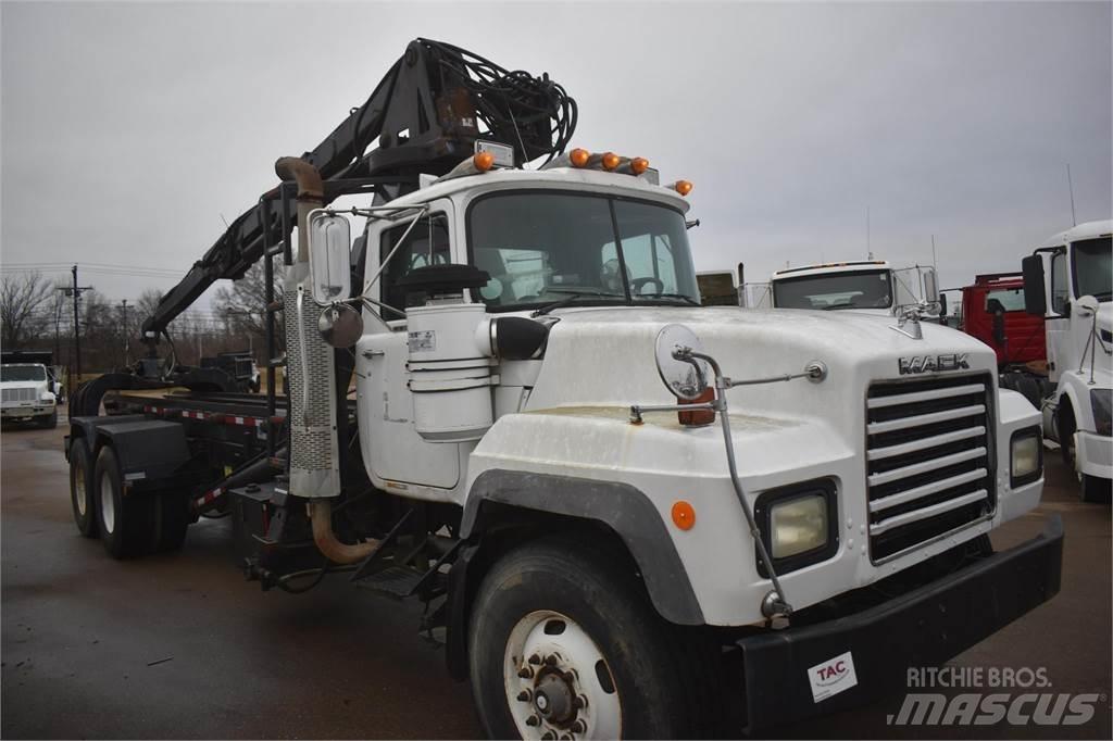 Mack RD688S Smagās mašīnas ar celtni
