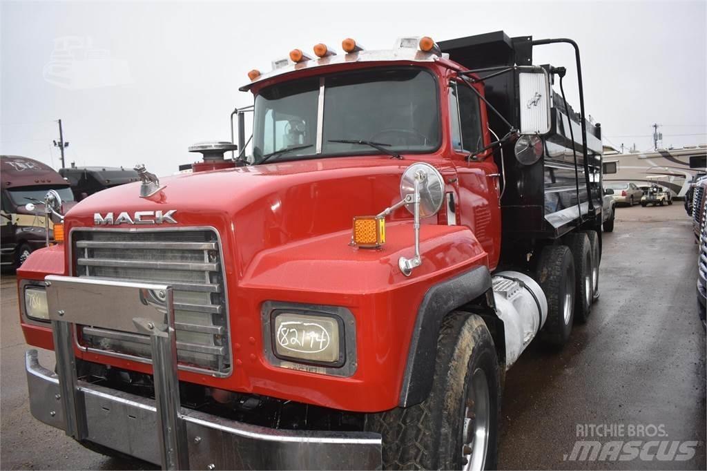 Mack RD688S Pašizgāzējs