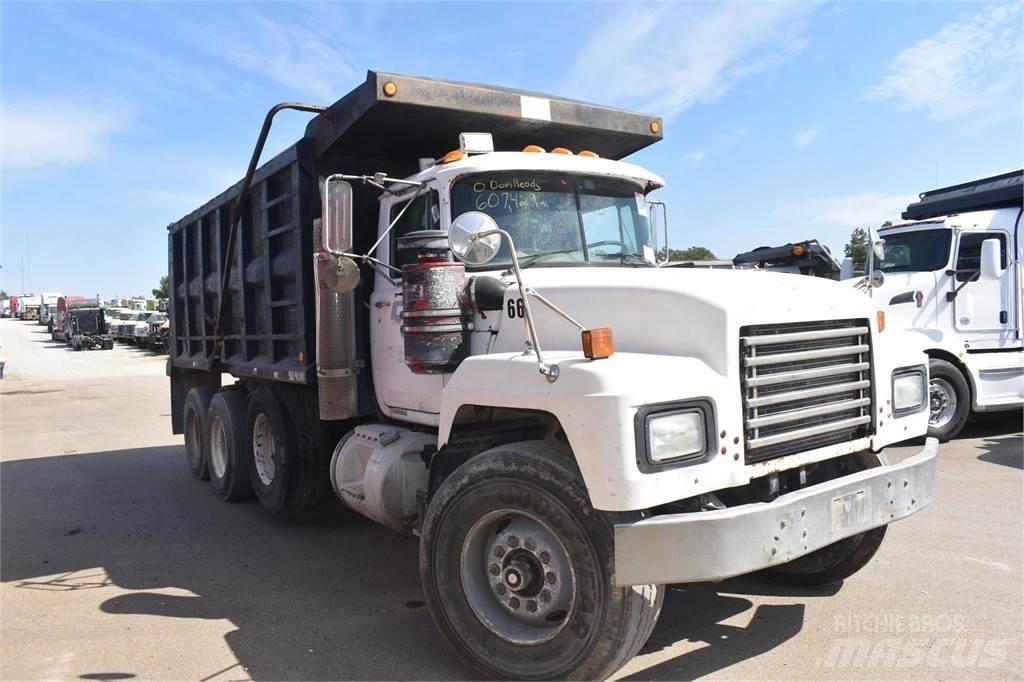 Mack RD688S Pašizgāzējs