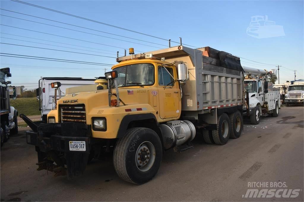 Mack RD688S Pašizgāzējs