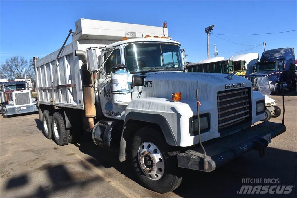 Mack RD688S Pašizgāzējs