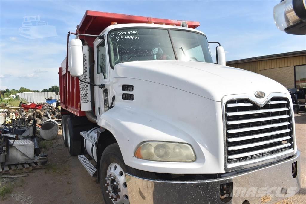 Mack VISION CXN613 Pašizgāzējs