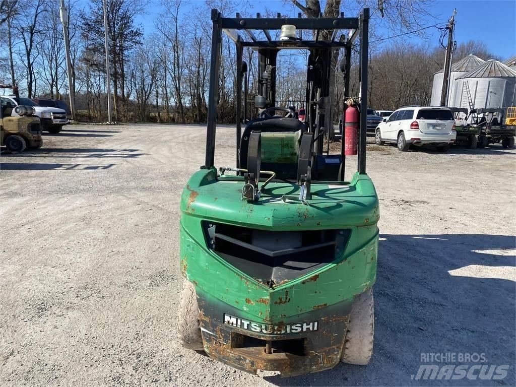 Mitsubishi FG30N Autokrāvēji - citi