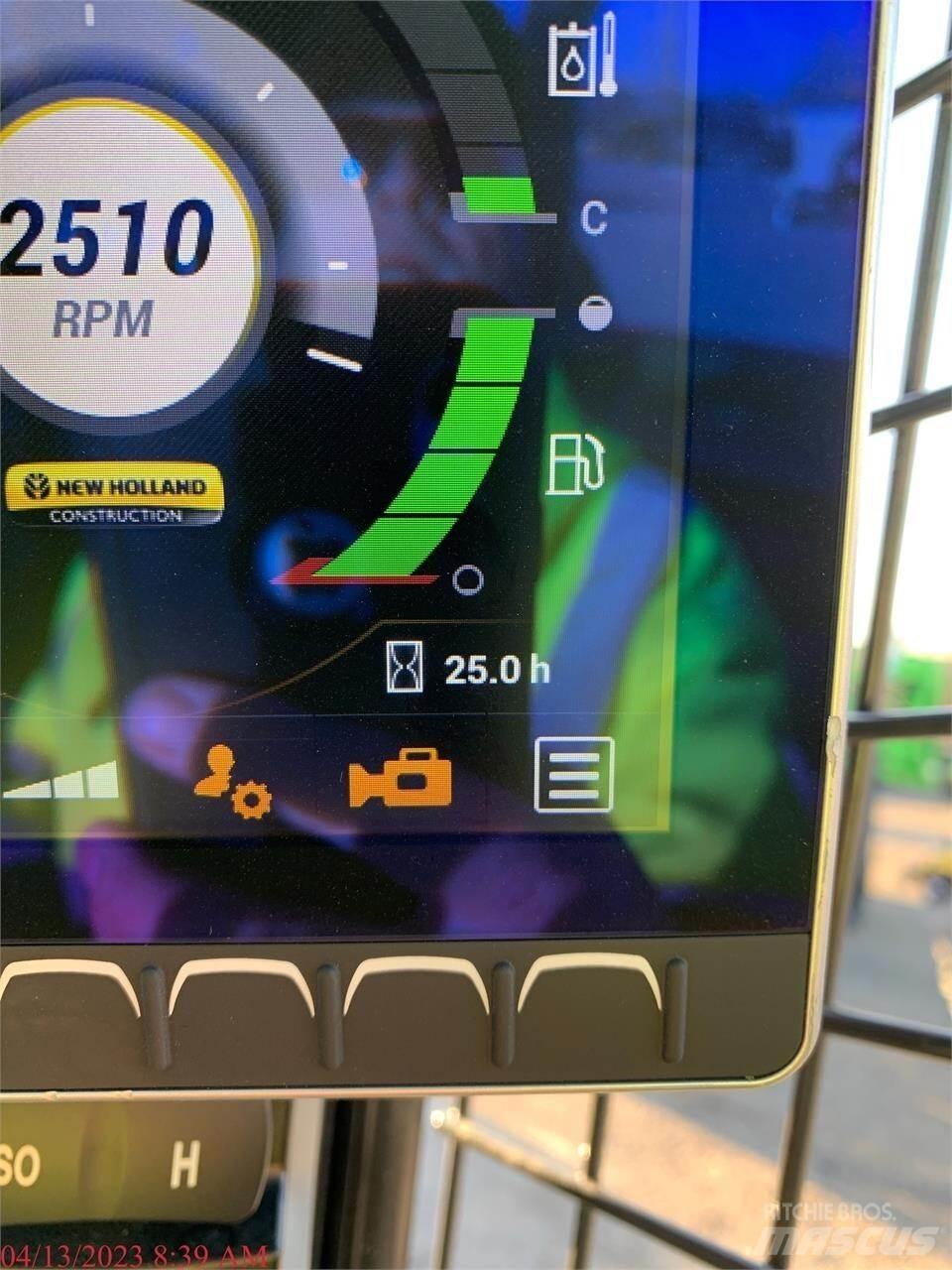New Holland C332 Lietoti riteņu kompaktiekrāvēji
