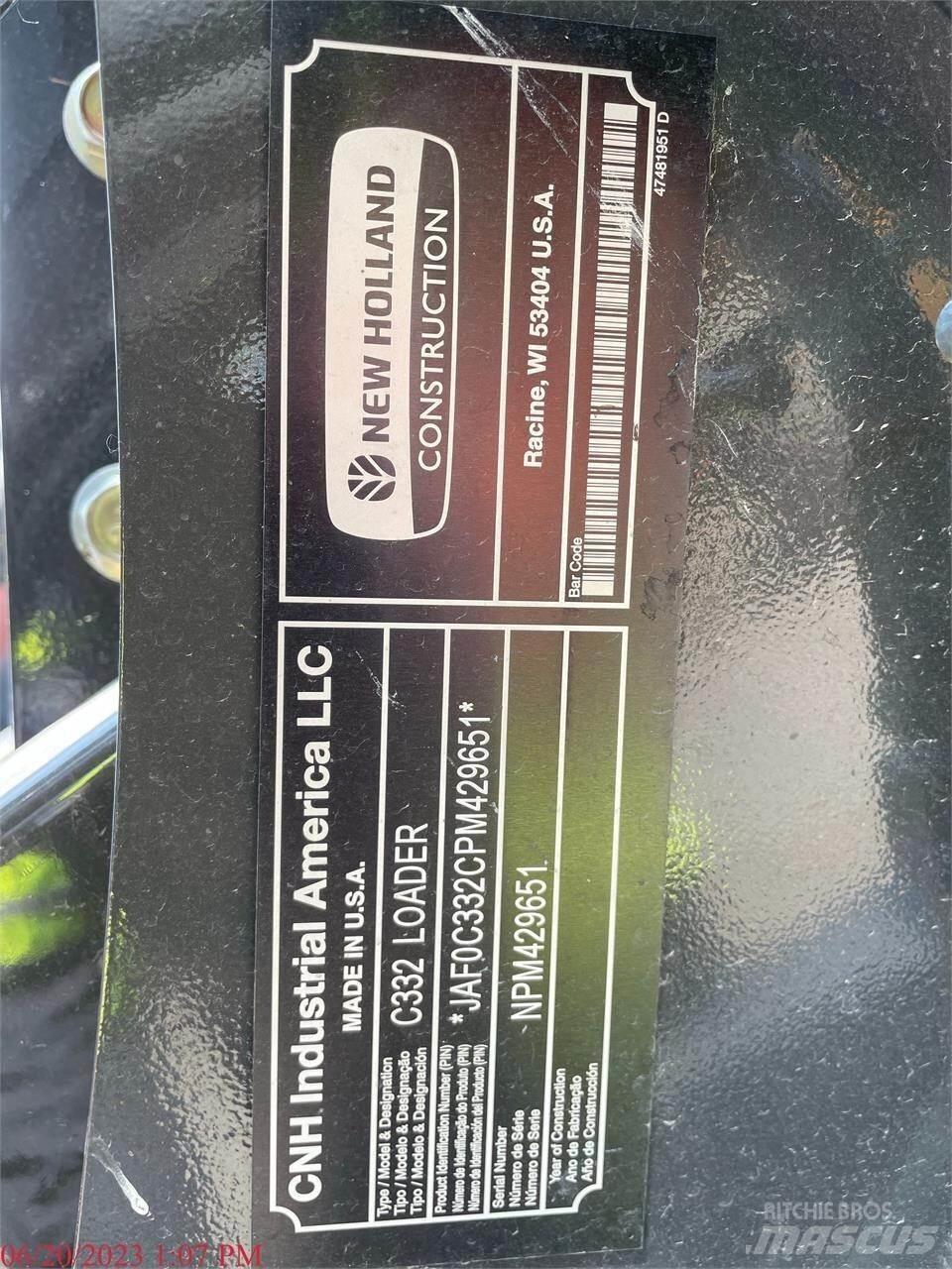New Holland C332 Lietoti riteņu kompaktiekrāvēji