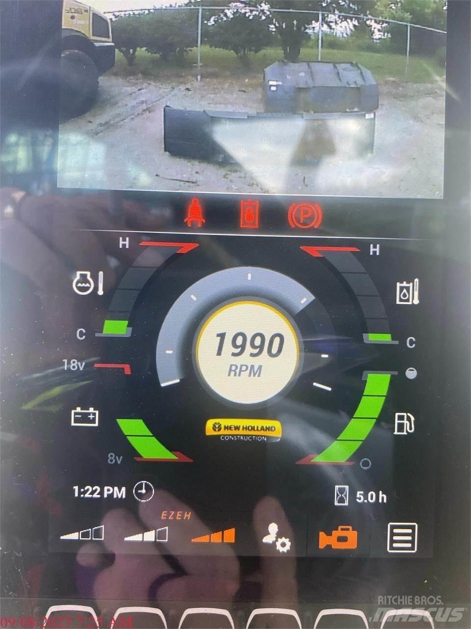 New Holland C332 Lietoti riteņu kompaktiekrāvēji