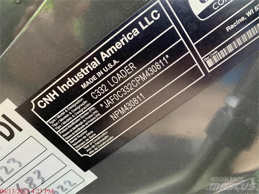 New Holland C332 Lietoti riteņu kompaktiekrāvēji