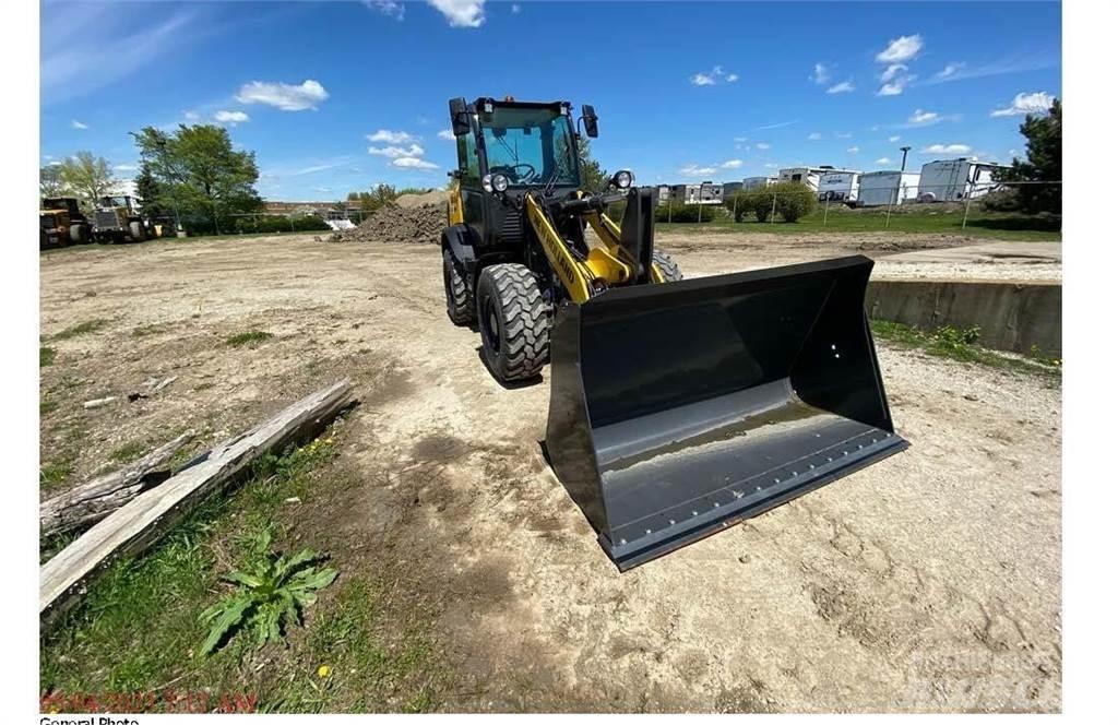 New Holland W80C Iekrāvēji uz riteņiem